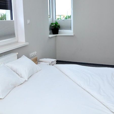 Pokoje, Apartamenty, Restauracja Marcus 奥博尔尼基 外观 照片
